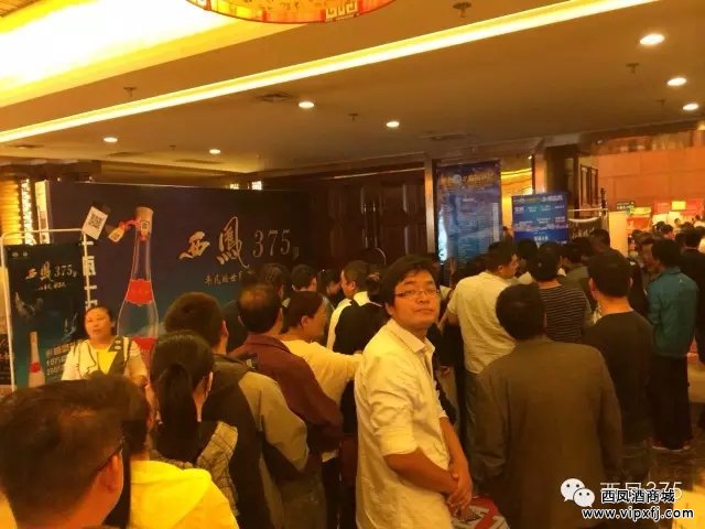 一大早就在签到处排期了长队,被榆林相亲的热情感动了!
