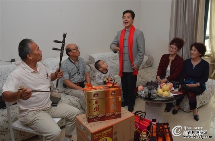 板胡搭配《周仁回府》 李小锋上演秦腔混搭风