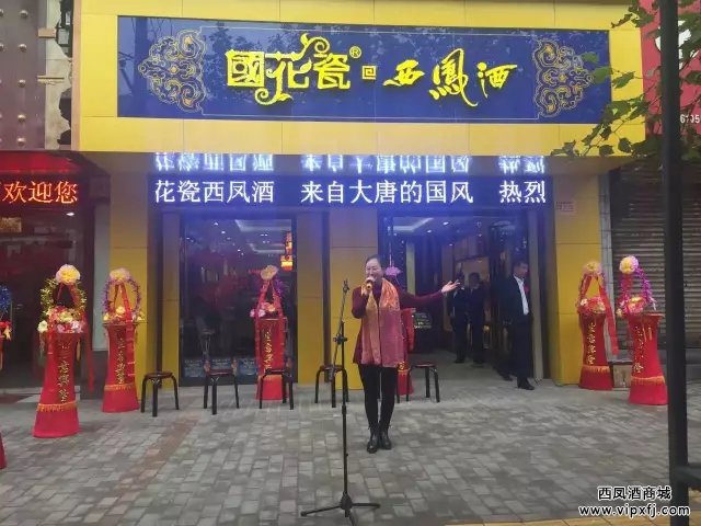 美丽的歌喉亮出来。
